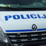 Ko te obišče policija zaradi napačne prijave gosta…